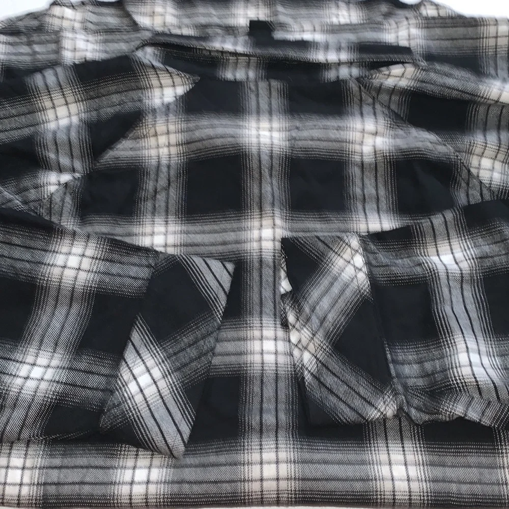 (4X)- Wild Fable Soft Dark Flannel Button Down Short- Black & White_3